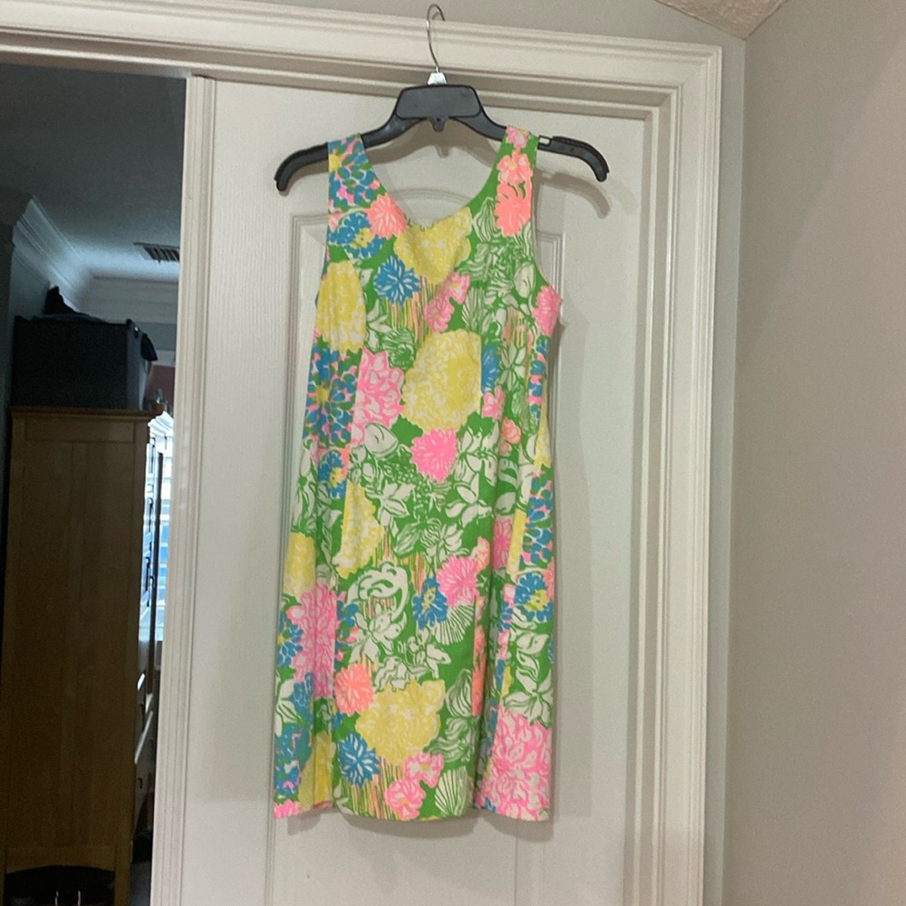 Lilly Pulitzer Floral Cathy sleeveless Hibiscus Stroll Shift Dress Misses Size 2